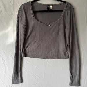 Divided H&M Womens Size Medium Ribbed Cropped Top Grey Lace Bow Preppy Stretch